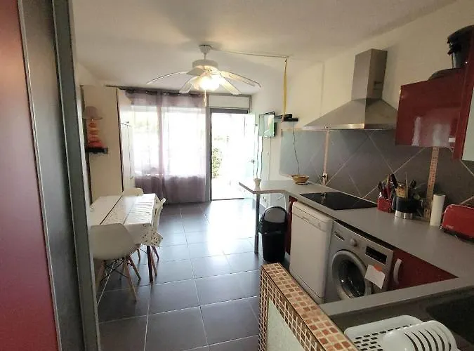 Location Studio + Loggia Le Cap D'agde 6 Personnes Appartement *