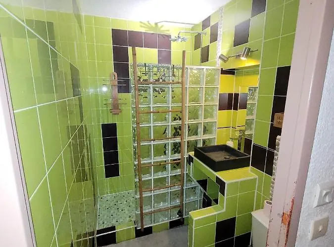 Appartement Location Studio + Loggia Le Cap D'agde 6 Personnes *